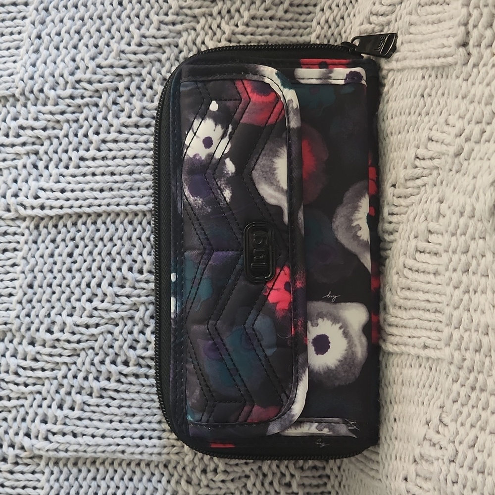 NWOT Lug Wallet Floral